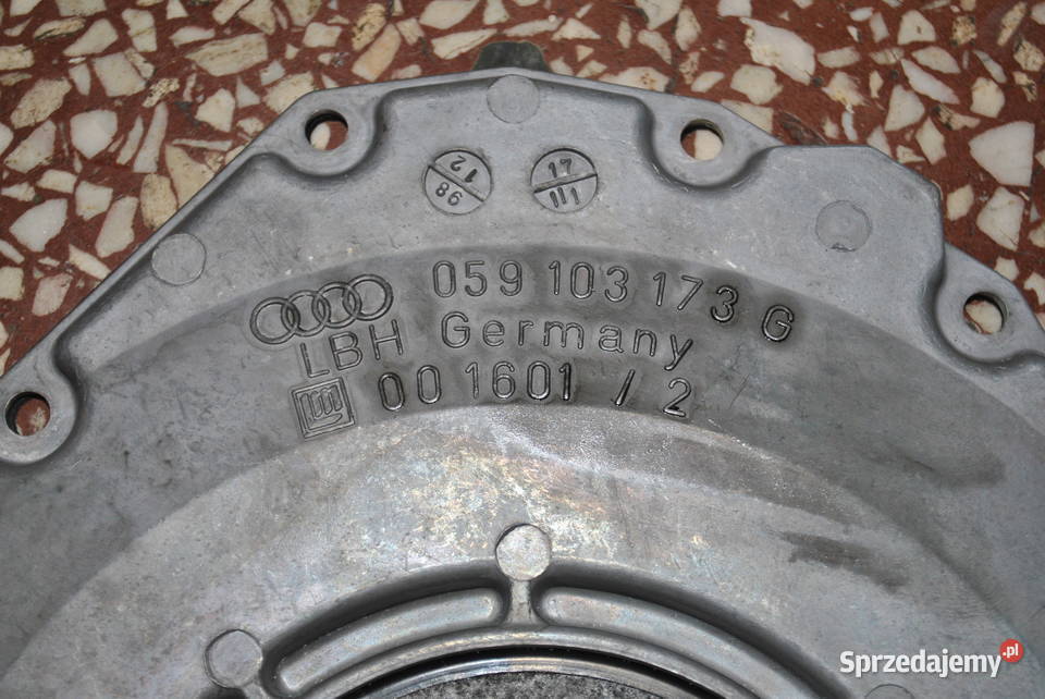 Pokrywa skrzyni korbowej AUDI A4B5 A6C5 A8D2 Poręba