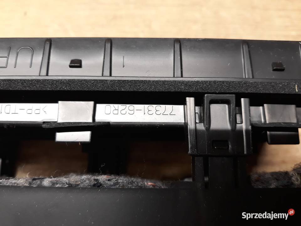 SUZUKI SWIFT MK8 KRATKA WENTYLACYJNA 7733162R0 Międzychód