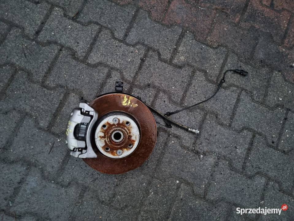 PIASTA ZWROTNICA ZACISK LEWY PRZÓD RENAULT CLIO