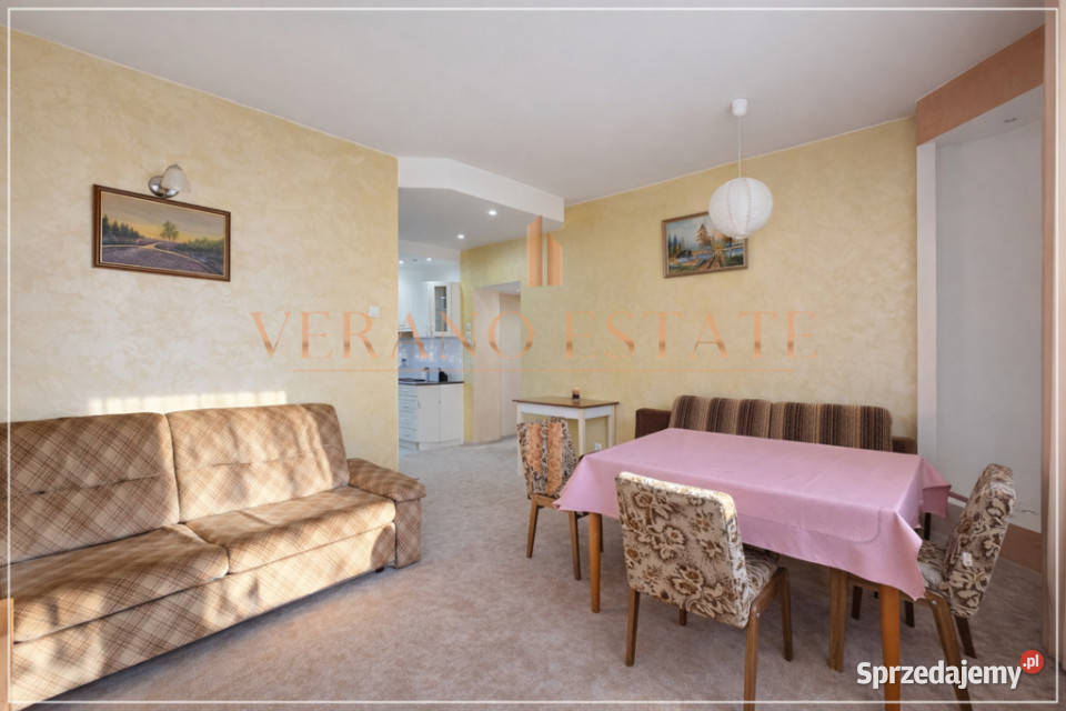 Przestronny dom dwurodzinny z trzema garażami Zgierz