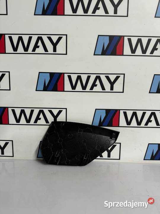 BMW F40 ZAŚLEPKA TAPICERKI KLAPKA WYMIANY LAMPY Pozostałe