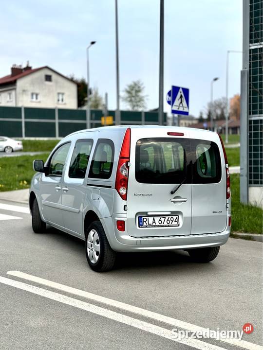 Renault Kangoo nieuszkodzony