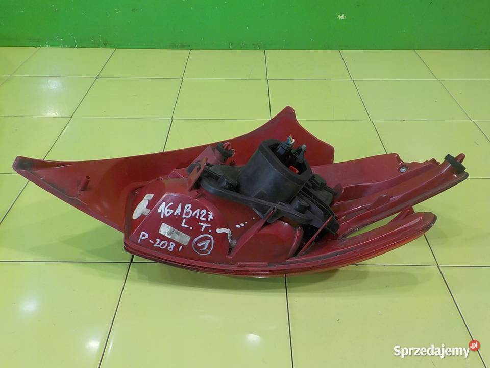 PEUGEOT 208 I 10 VTI 13r HB 5D lampa lewa tyl osobowe Suków