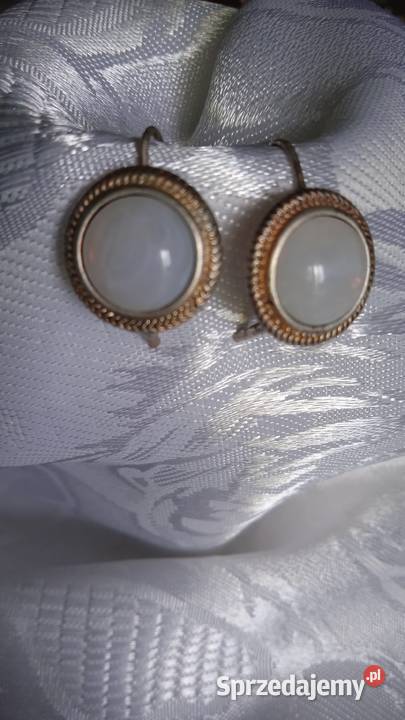 ZŁOCONE KOLCZYKI Z MLECZNYM KAMIENIEM pozłacane Piła