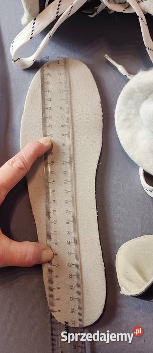 Mało używane łyżwy NHL 3000 hokejowe rozmiar 42 Jasień