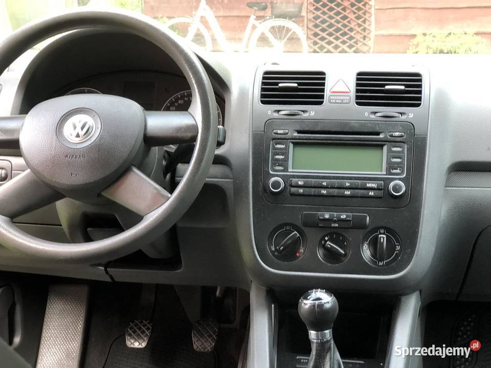 VW GOLF 16SR 5 DZWI Z NIEMIEC OPŁACONY Rok produkcji 2005 Krosno