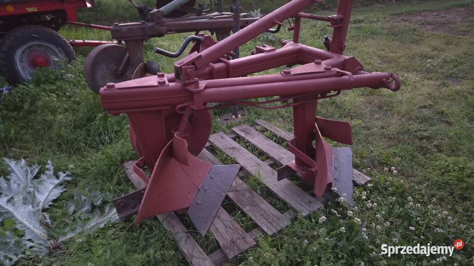 Plug Unia Grodziadz 2 skibowy nieuszkodzony Pługi Pługi sprzedam