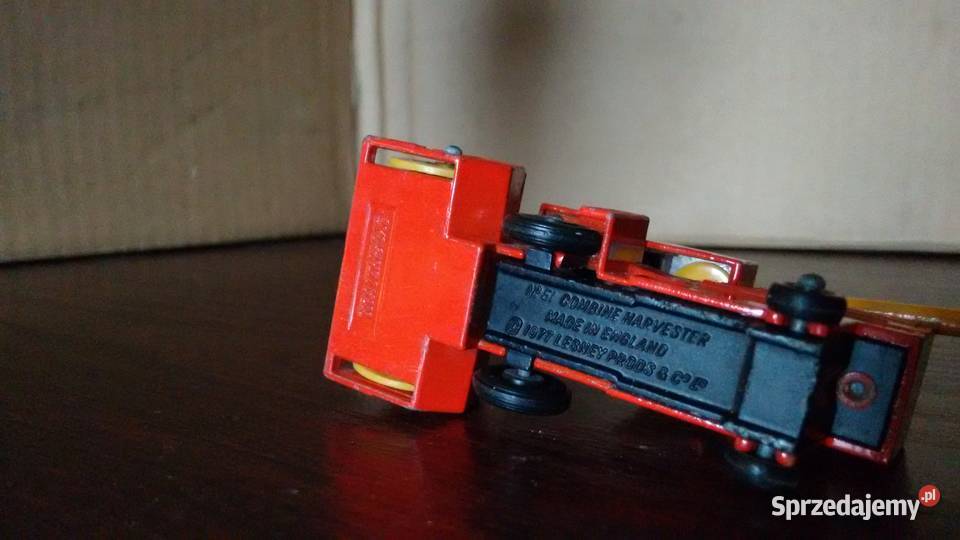 combine harvester kombajn matchbox 2485 Stalowa Wola