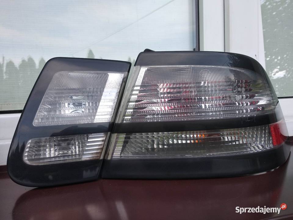Saab 93 93 II LIFT FL sedan lampy tył tylne osobowe Lampy tylne Sieradz sprzedam