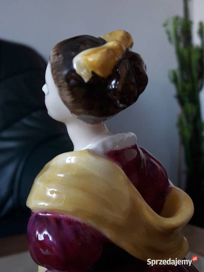 Porcelanowa figurka Royal Doulton 1963 r lubelskie Janów Lubelski