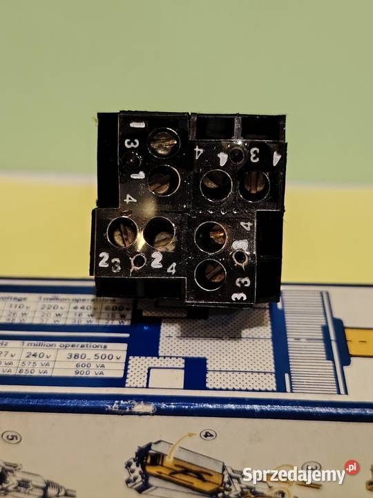 XDB 2 1111 Telemecanique 4 styki no Pozostałe sprzedam