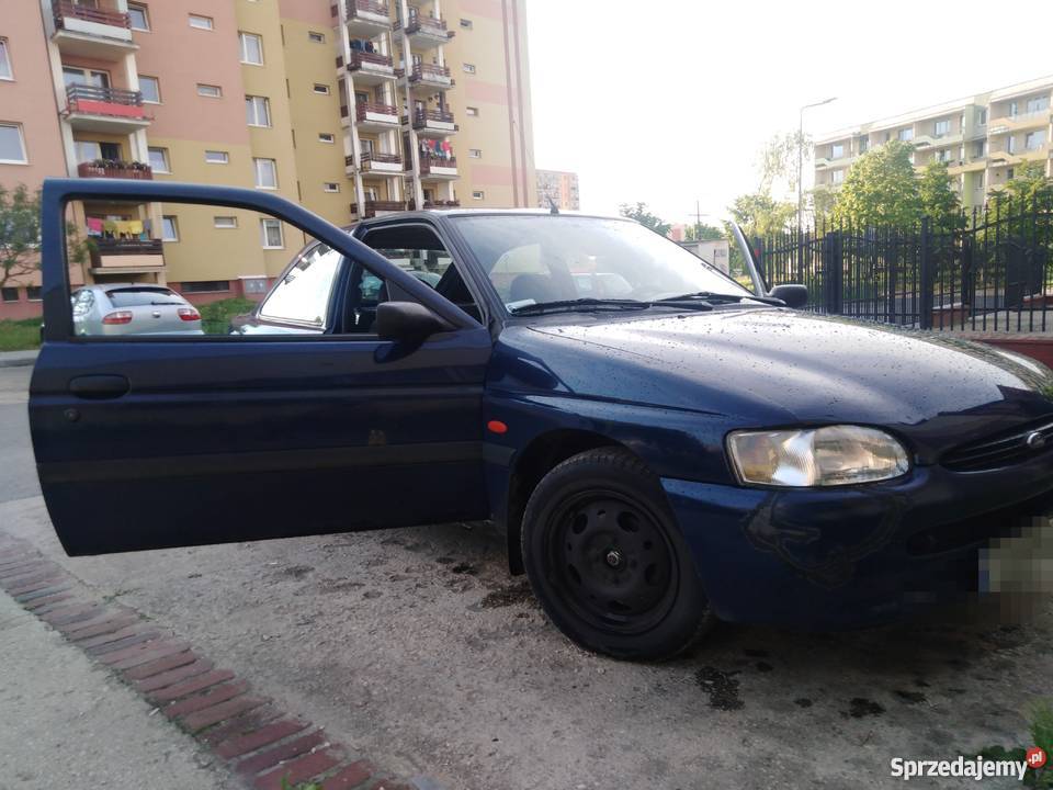 FORD ESCORT WAŻNE OPŁATY 13 96r jeżdżący 1200 centralny zamek świętokrzyskie Ostrowiec Świętokrzyski