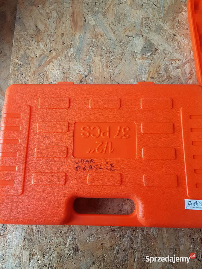 Zestaw kluczy nasadowych i płaskooczkowych 37 el wielkopolskie Głogowa