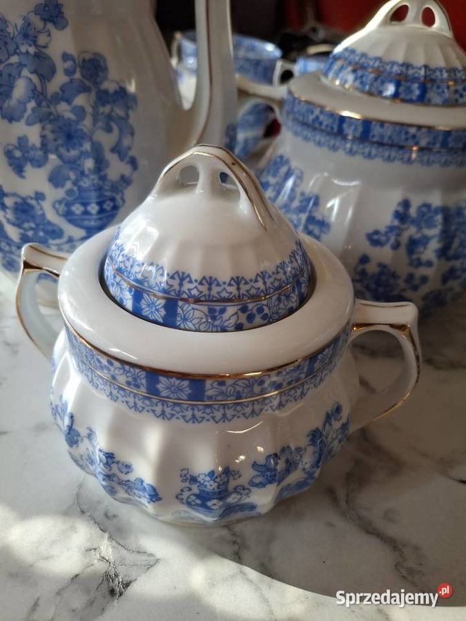 Piękny serwis cieniutka porcelana na 10 Osób