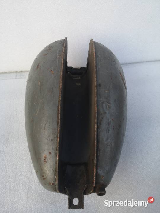Bak starego motocykla zbiornik 01 Brzezia Łąka