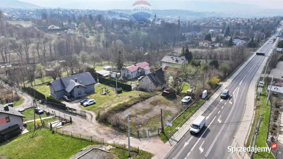 centrum z widokiem na góry asfalt