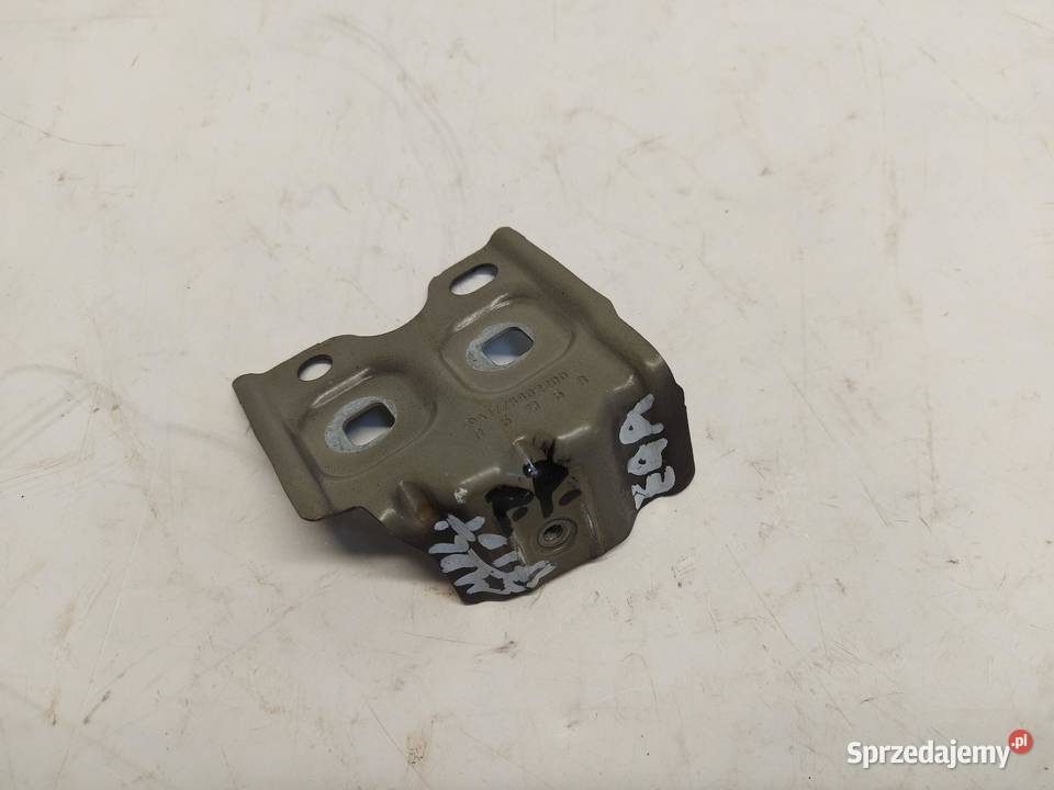 Mercedes EQA 250 W243 UCHWYT MOCOWANIE BŁOTNIKA
