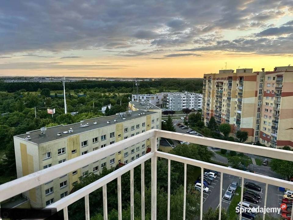 2pok 50met Strzegomskiej BALKONPIWNICAWINDA wielka płyta Wrocław