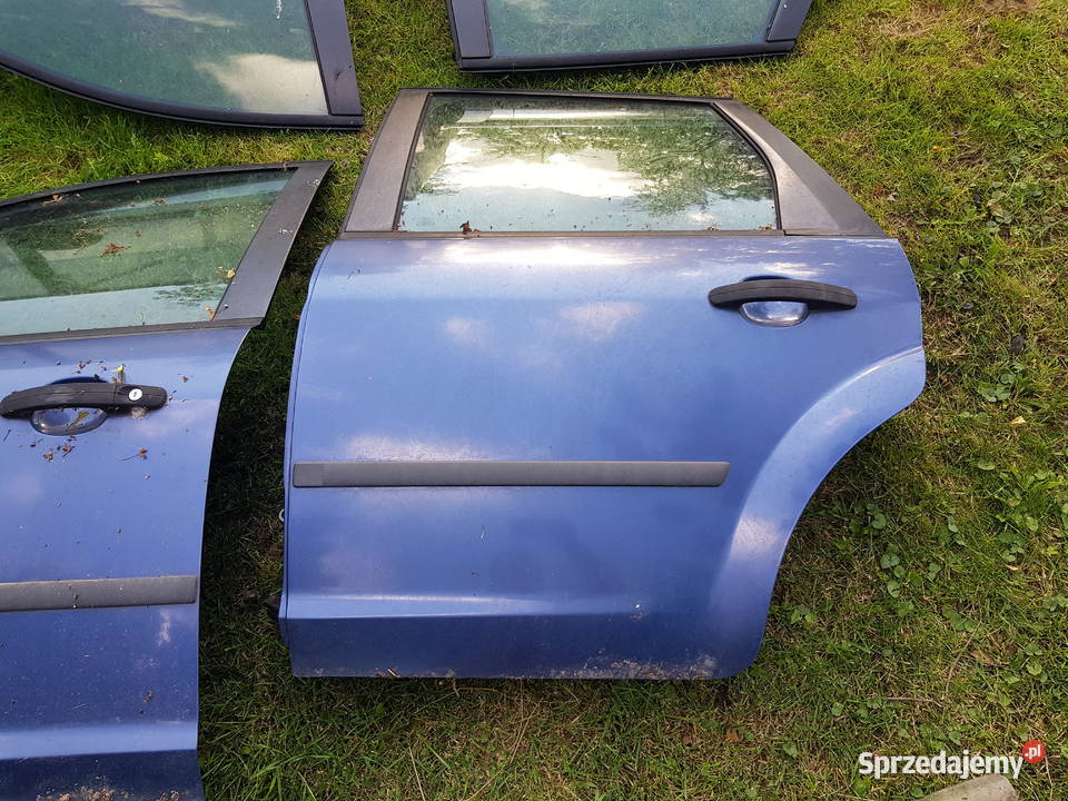Ford Focus mk2 kombi maska drzwi zderzaki Byczyna sprzedam