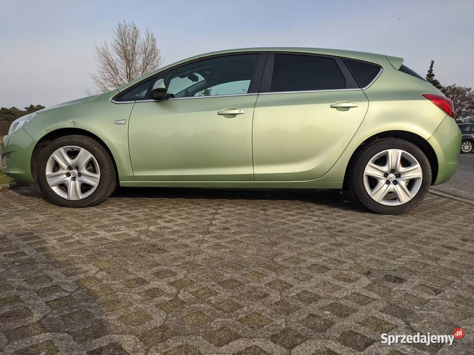 Opel Astra J 2011 benzyna 14 100 184000 184000km Astra