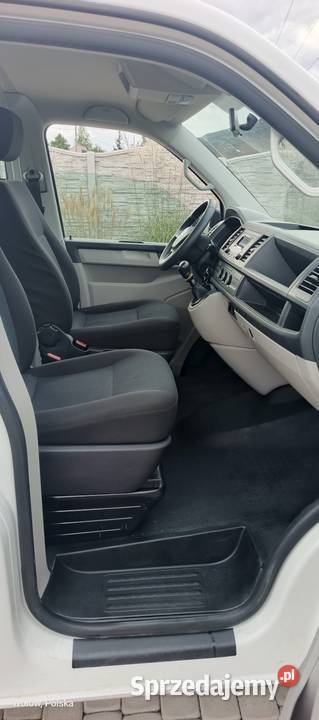 Volkswagen Transporter 2016 8 osobowy manualna Wołów