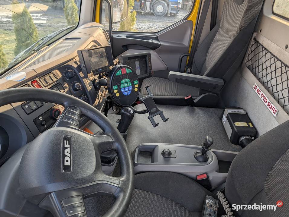 Zamiatarka uliczna DAF LF 55 220 SCARAB MISTRAL żółty Ropczyce