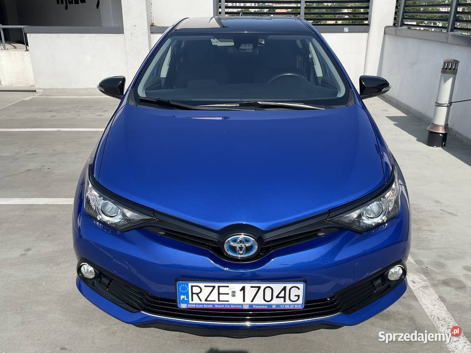Toyota Auris II 18VVTi 99 2018r HYBRYDA super wielofunkcyjna kierownica