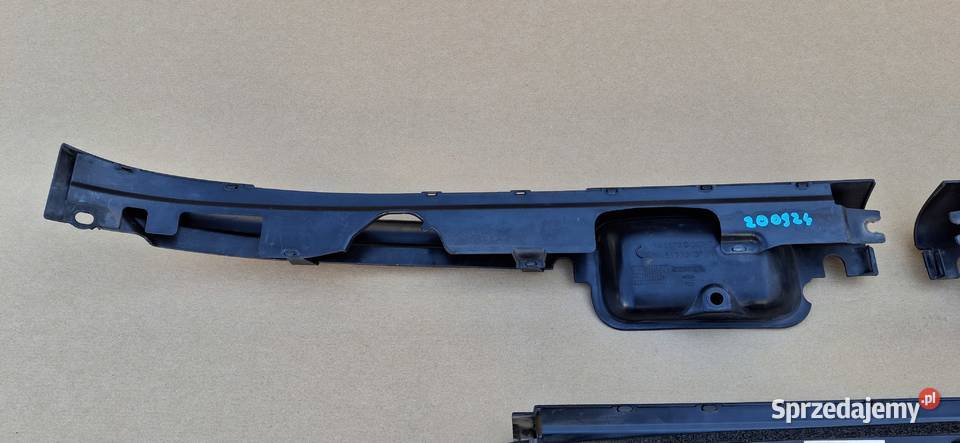 SCANIA R OSŁONA PODSZYBIE KOMPLET LISTWA Bieleń