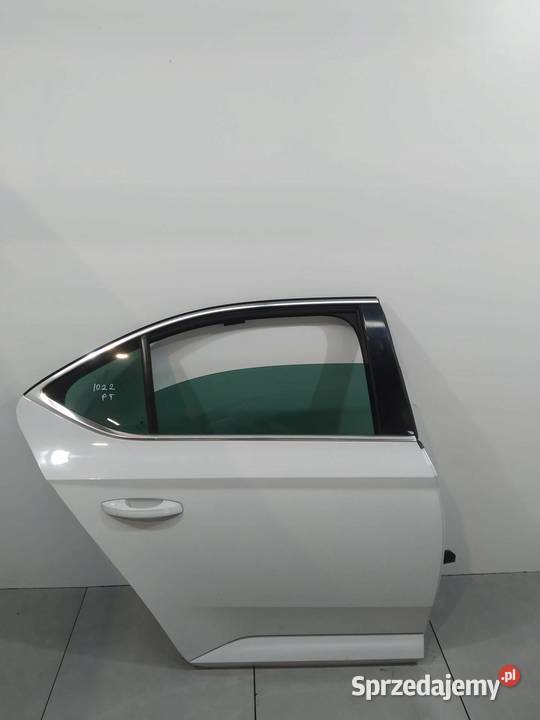 DRZWI PRAWE TYŁ SEDAN HB LS9R Skoda Superb III Drzwi
