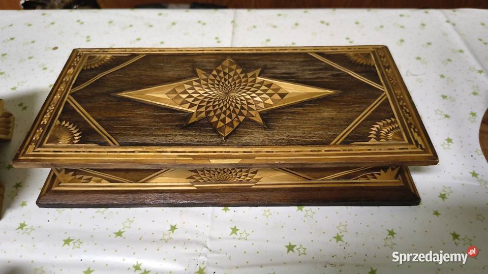 Stare drewniane pudełka łódzkie