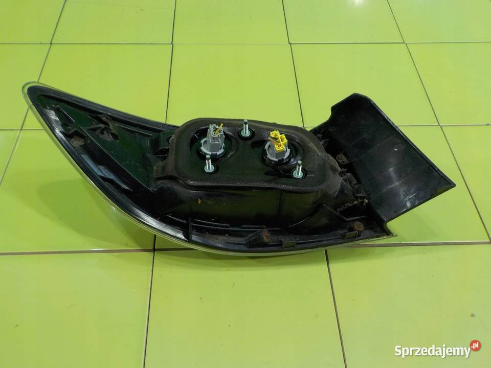 MAZDA 3 II BL 16 B 13r HB 5D lampa prawa tyl Suków