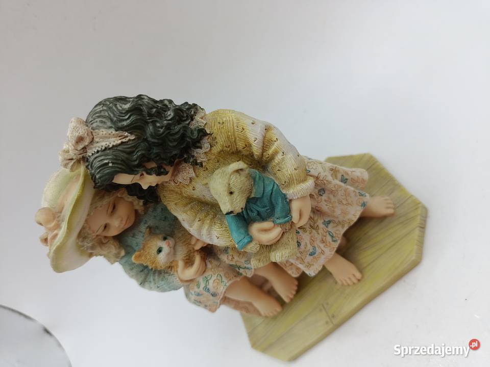 Figurka Dziewczynki z kotkiem i misiem Anglia lubelskie Zamość sprzedam