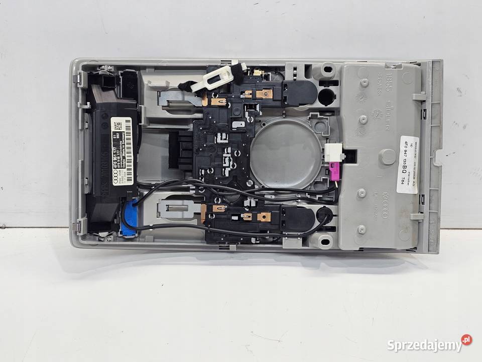 LAMPKA OŚWIETLENIE KABINY AUDI A6 C6 4F0947135BQ Przystajń