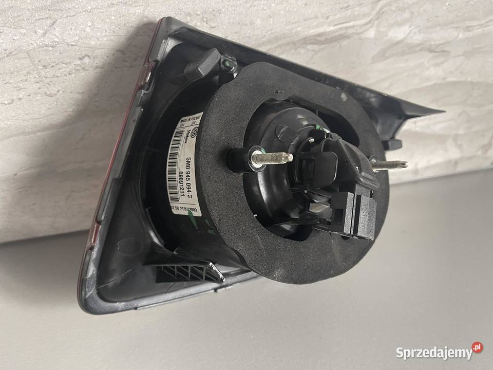 VW GOLF PLUS PRAWA LAMPA W KLAPĘ Lampy tylne wielkopolskie Ostroróg
