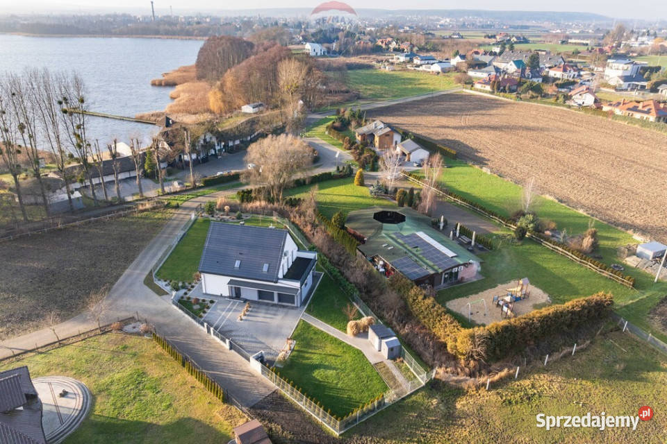 Wyjątkowy dom jeziorem nowoczesny i oszczędny Rataje