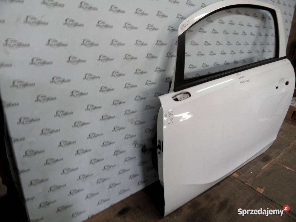 OPEL CORSA E 17r drzwi lewe przód