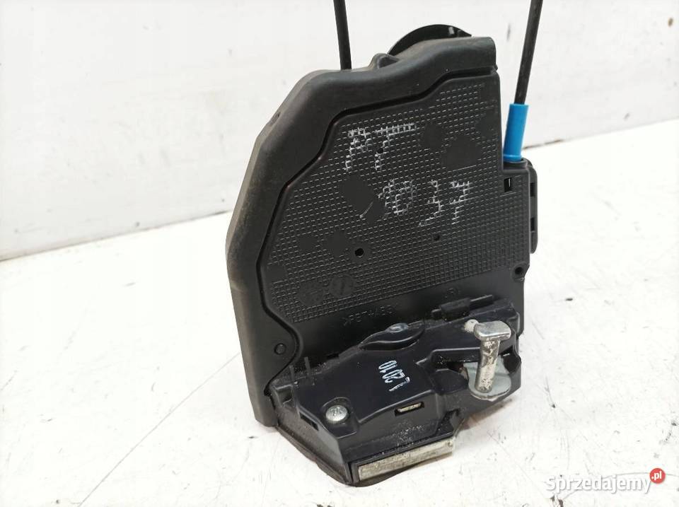 ZAMEK DRZWI TYŁ PRAWY KOMBI Toyota Avensis III