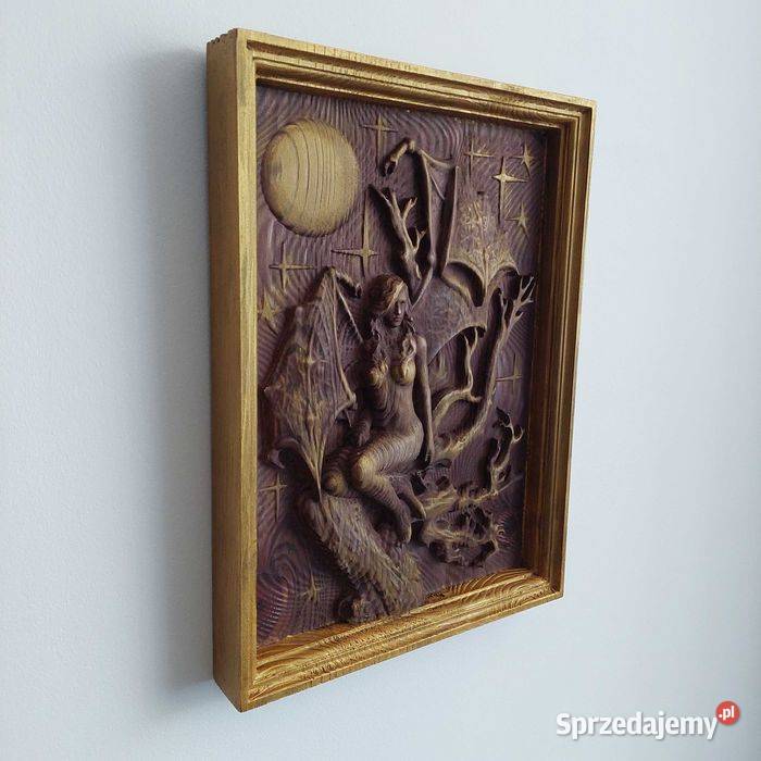 Płaskorzeźba drewno kobieta w ramie sprzedam