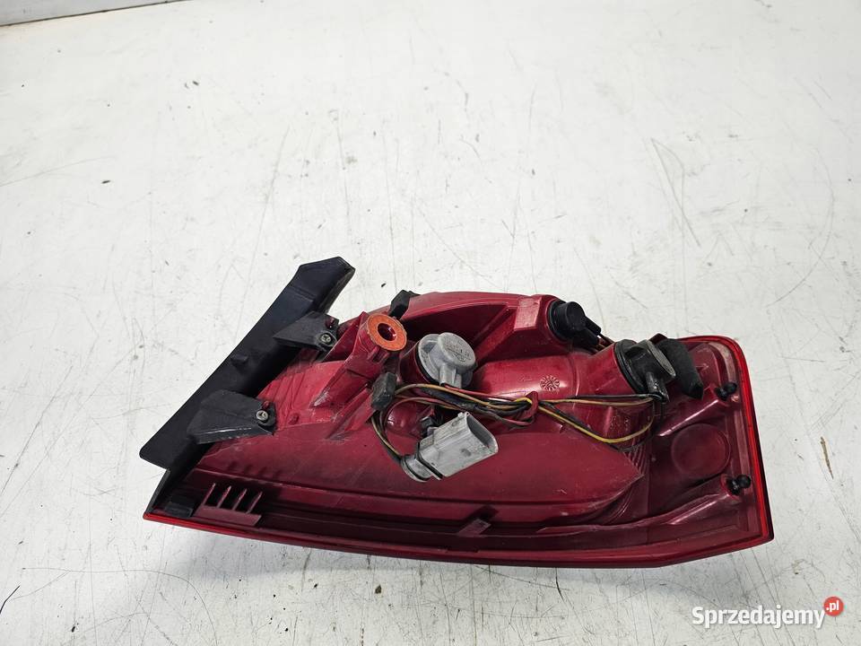 LAMPA LEWY TYŁ AUDI A5 8T SPORTBACK 8T8945095E osobowe Lampy tylne Przystajń
