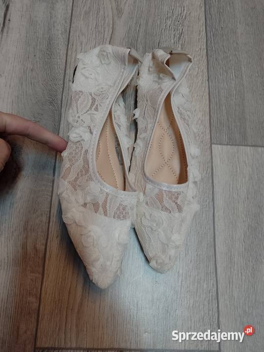 4041 Kremowe bogato zdobione różami ślubne Kraków sprzedam