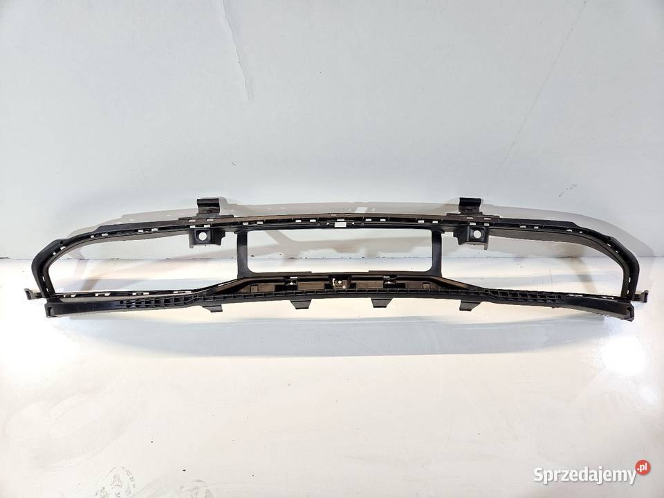 PORSCHE TAYCAN 9J1 KRATKA ŚRODKOWA ZDERZAKA wielkopolskie Międzychód