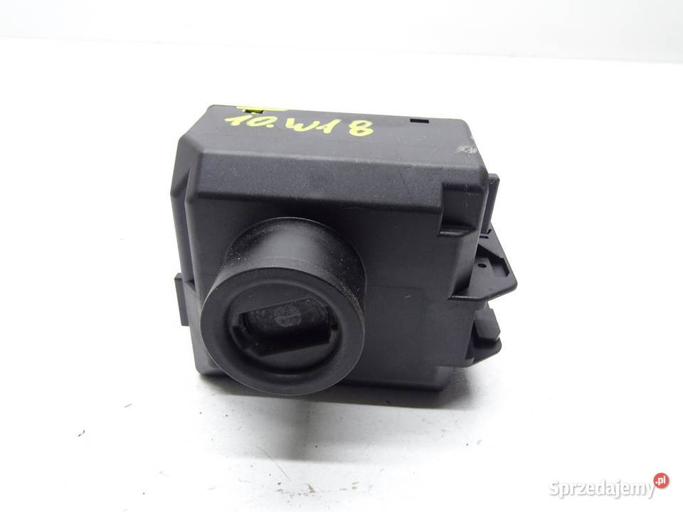 STACYJKA GNIAZDO KLUCZYKA A2469059300 MERCEDES Rozdzielacze gniazda zapalniczki