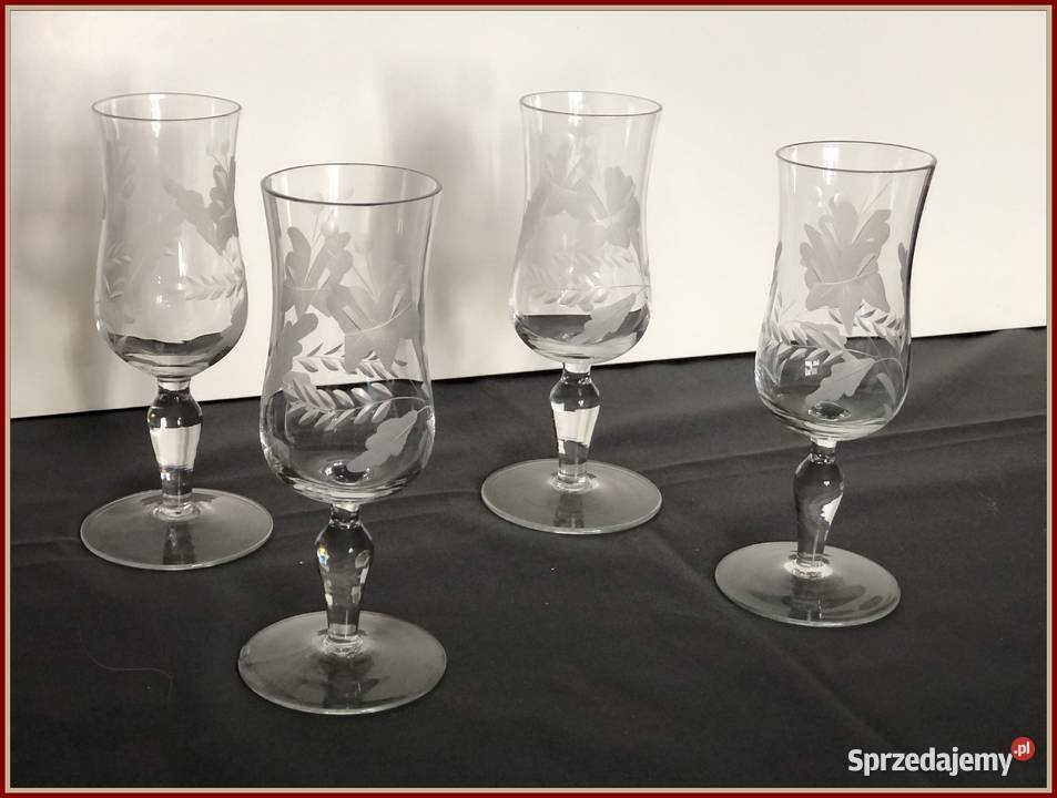 Sprzedam kieliszki szklane PRL 4 sztuki mazowieckie Staroźreby