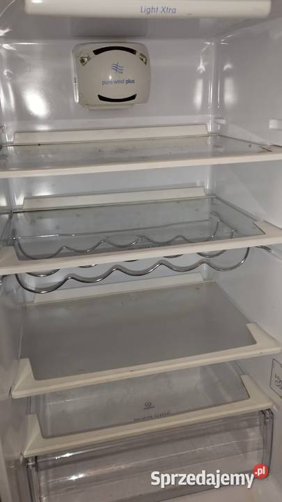 Sprzedam lodówkę Indesit 13 nbaa 13v nx wolnostojące
