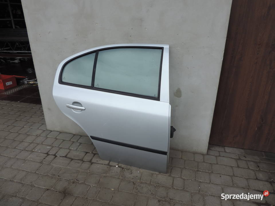 SKODA OCTAVIA 1 HB 5D DRZWI PRAWY TYŁ TYLNY małopolskie Nowy Sącz sprzedam