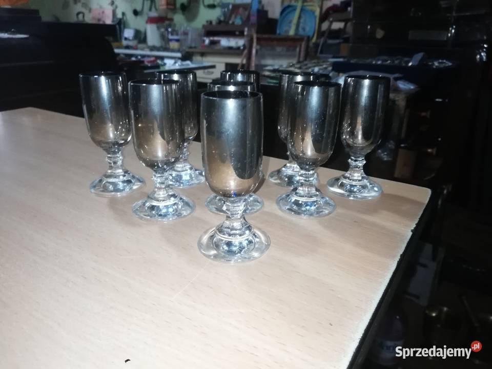 Szklane dymione kieliszki dymne