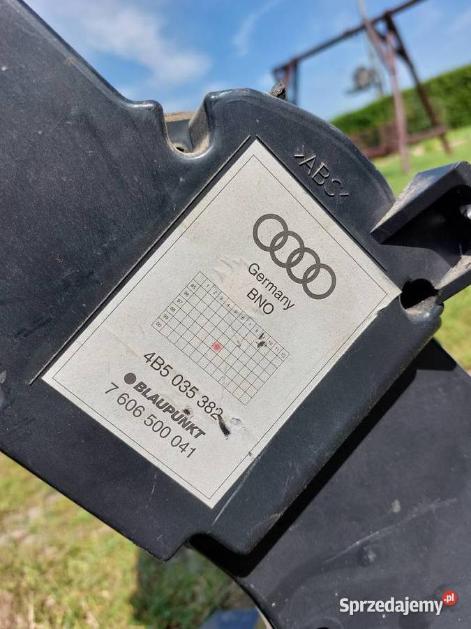 Audi A6 C5 1998r Subwoofer Blaupunkt 4B5035382 Sprzęt audio fabryczny Tyszowce
