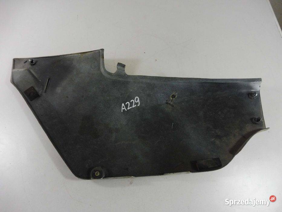 Suzuki RG 80 Gamma prawa owiewka boczek 8596r wielkopolskie