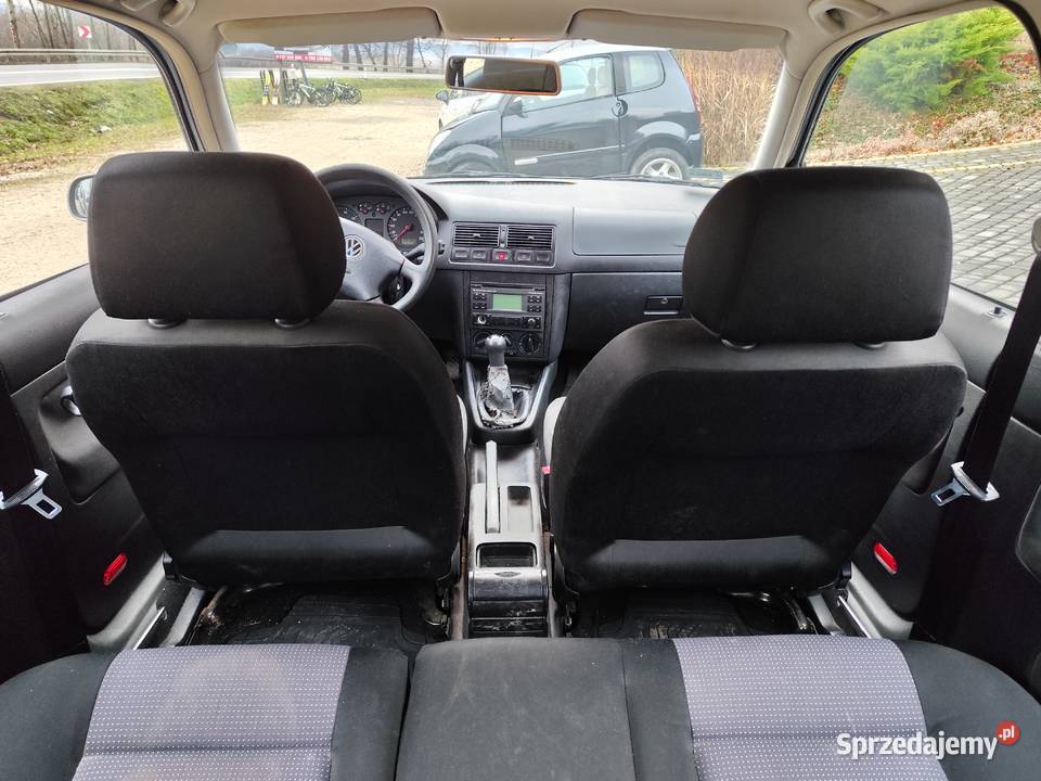 VW golf IV 16 benzyna Stan Rok produkcji 2002 Zakliczyn