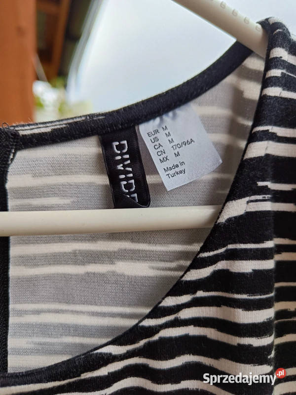 Rozkloszowana sukienka w zeberke r 38 M biały Moda i Styl podkarpackie sprzedam